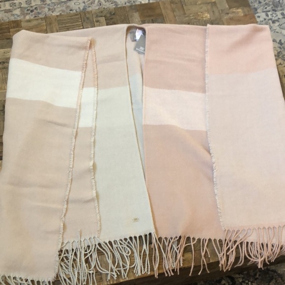 SOIA & KYO Yadira Neutral Wrap Shawl Fringe Trim Woven Scarf NWT - Picture 9 of 11